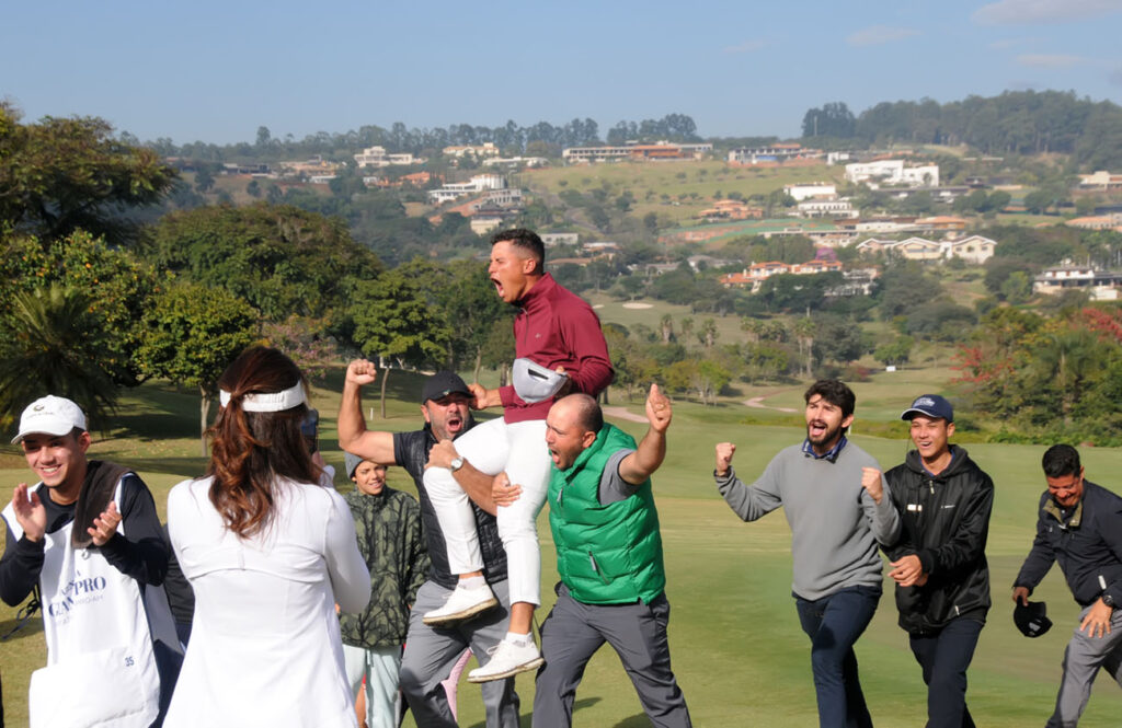 Grama Pro Invitational: Axell supera Navarro em histórico playoff de sete buracos